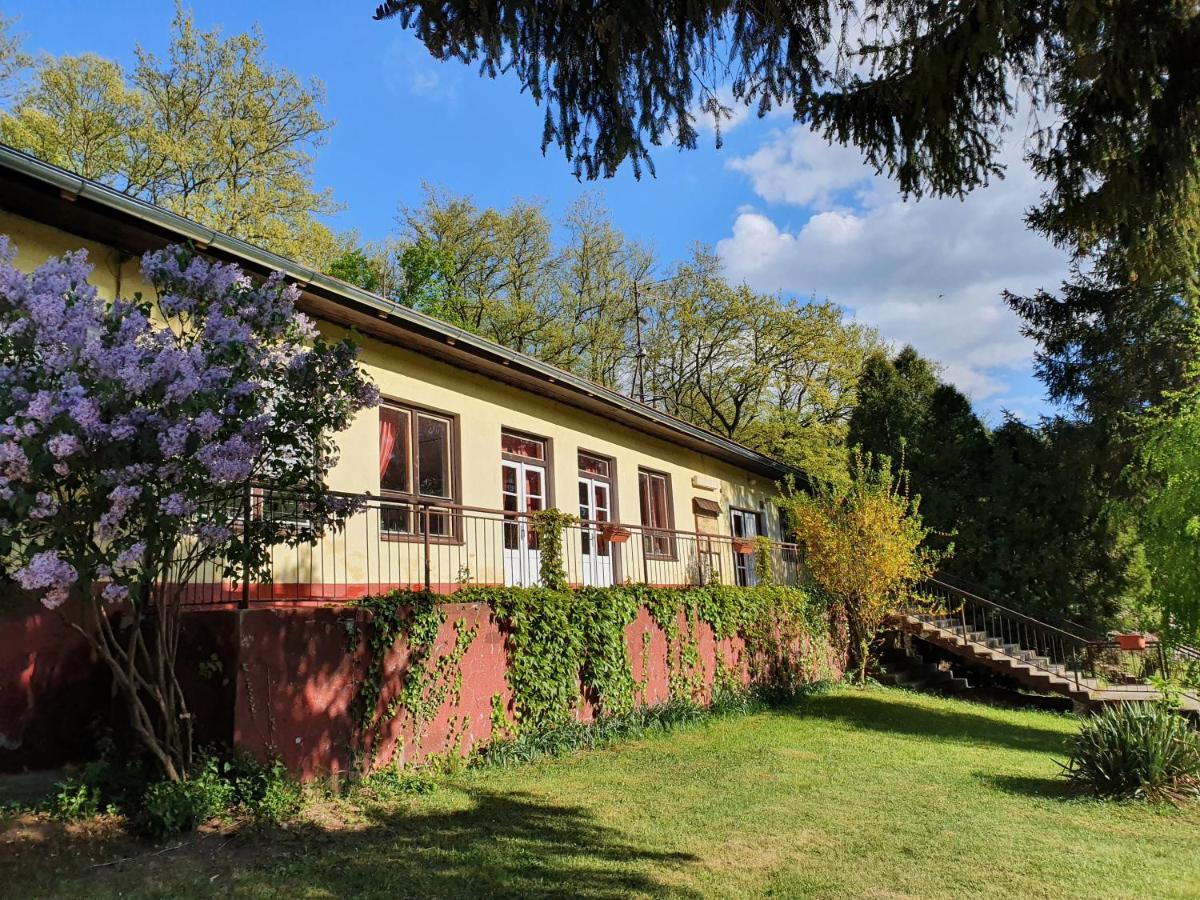Záruby Resort Smolenice Exterior foto